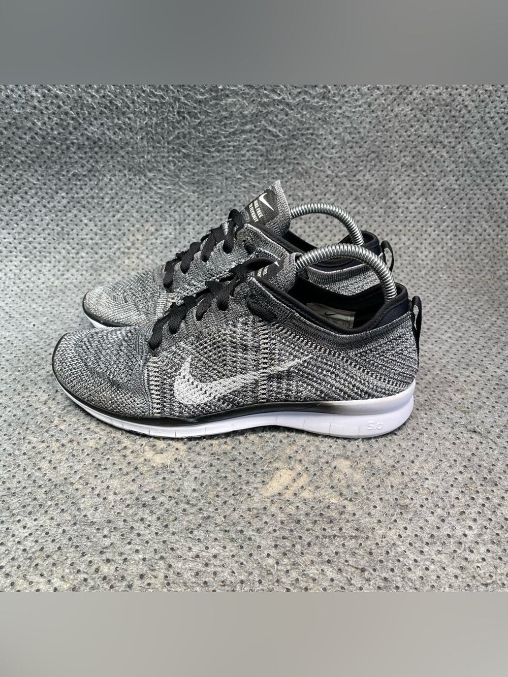 Nike Free TR Flyknit Oreo Shoes Size 8 Women’s